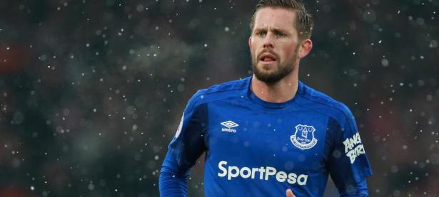 羽毛球赛场焦点！意大利队对阵英格兰队，战术博弈精彩纷呈，教练斗智斗勇