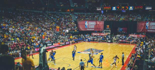 萨拉赫赛后谦逊发言登热搜，曼城血战川崎前锋引发热议